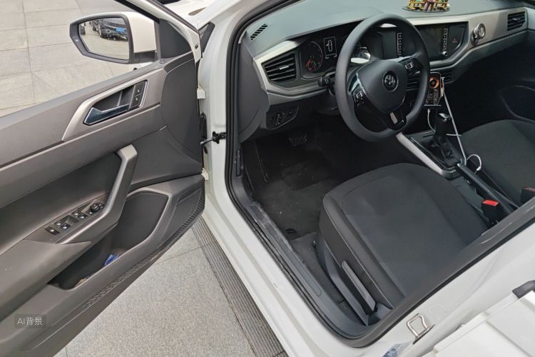 Volkswagen Polo 2020 car image #18