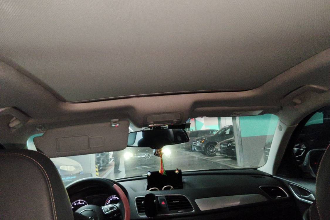 Audi Q3 2017 car image #22