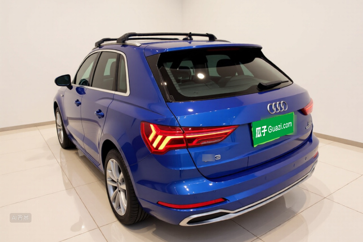 Audi Q3 2021 car image #5