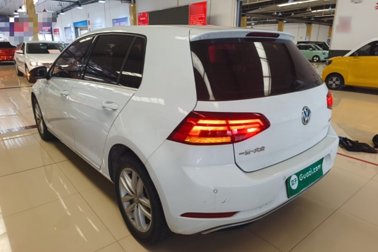 Volkswagen Golf 2018 car image #5