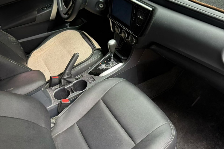 Toyota Corolla 2017 #10 Toyota Corolla 2017 car image #10