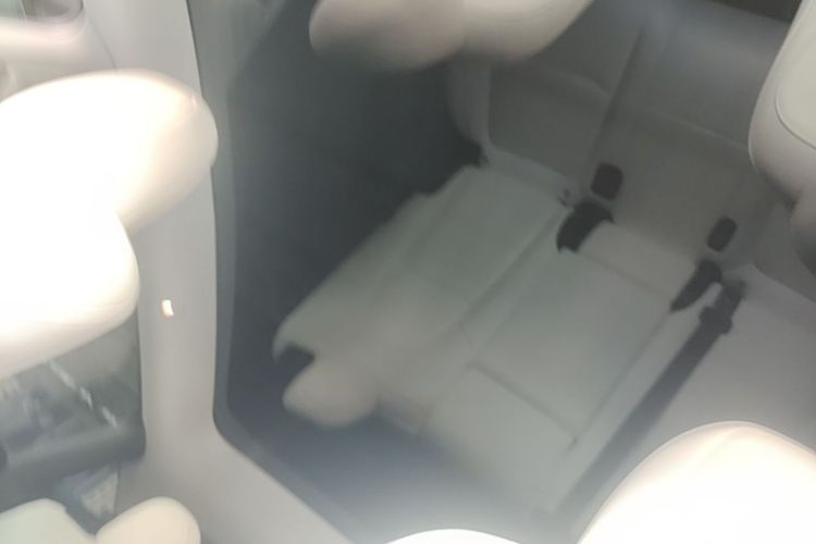 Tesla Model Y 2023 car image #17