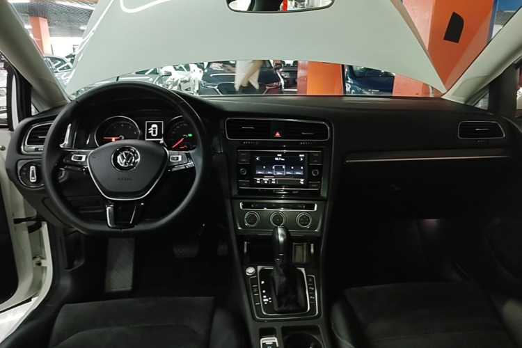 Volkswagen Golf 2018 #10 Volkswagen Golf 2018 car image #10