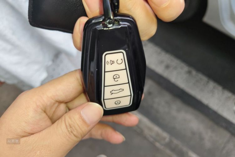 GEELY Emgrand 2021 car image #10