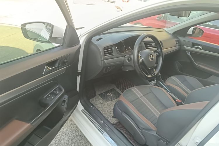 Volkswagen Lavida 2021 car image #16