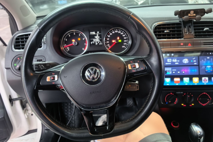 Volkswagen Polo 2016 #15 Volkswagen Polo 2016 car image #15