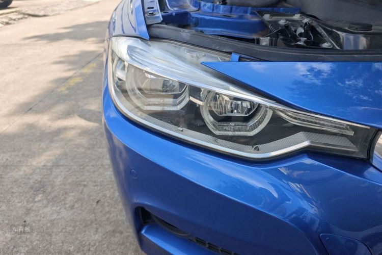 BMW 3 Series 2019 car image #8