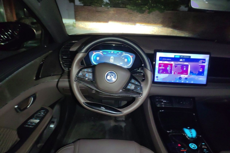 BYD Han 2023 immagine di auto #11