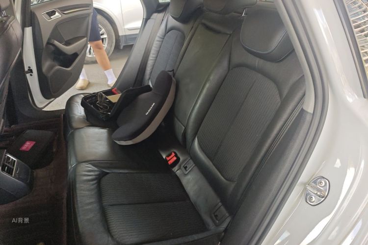 Audi A3 2018 car image #19