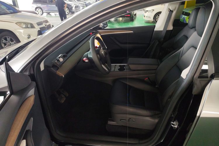 Tesla Model Y 2023 #16 Tesla Model Y 2023 car image #16