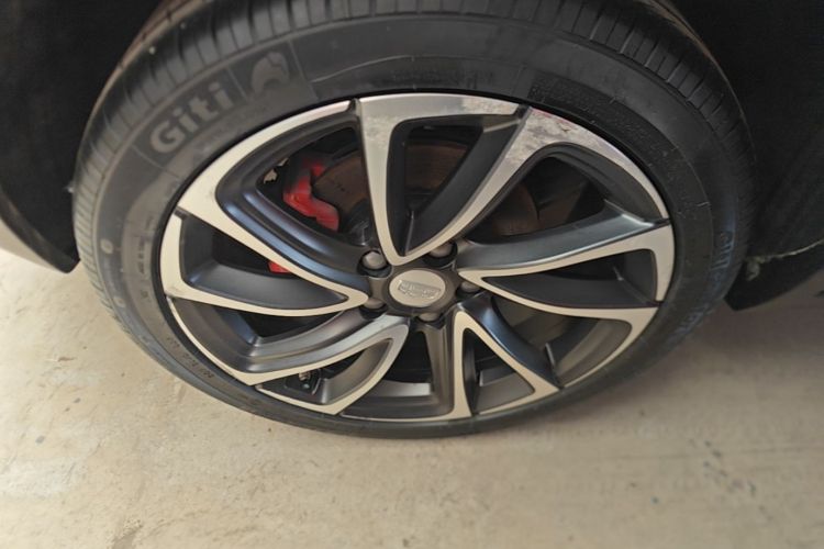 GEELY Emgrand GS 2018 car image #10