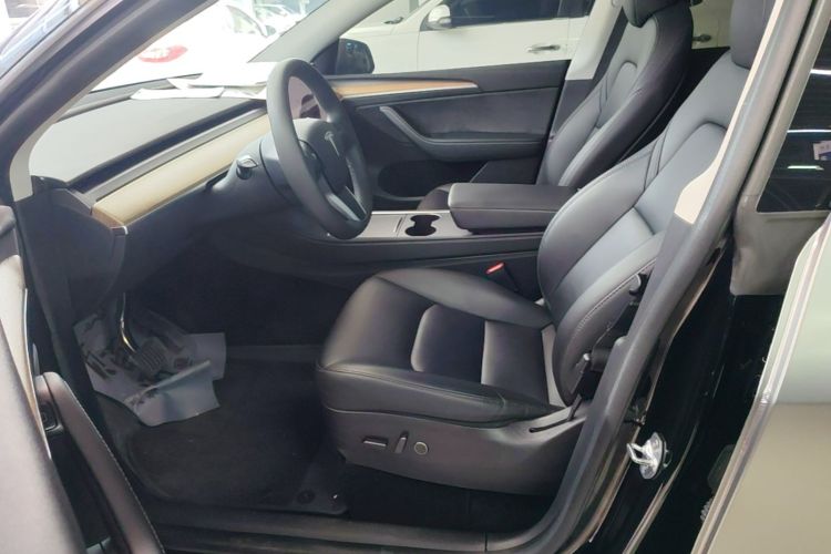 Tesla Model Y 2023 #15 Tesla Model Y 2023 car image #15