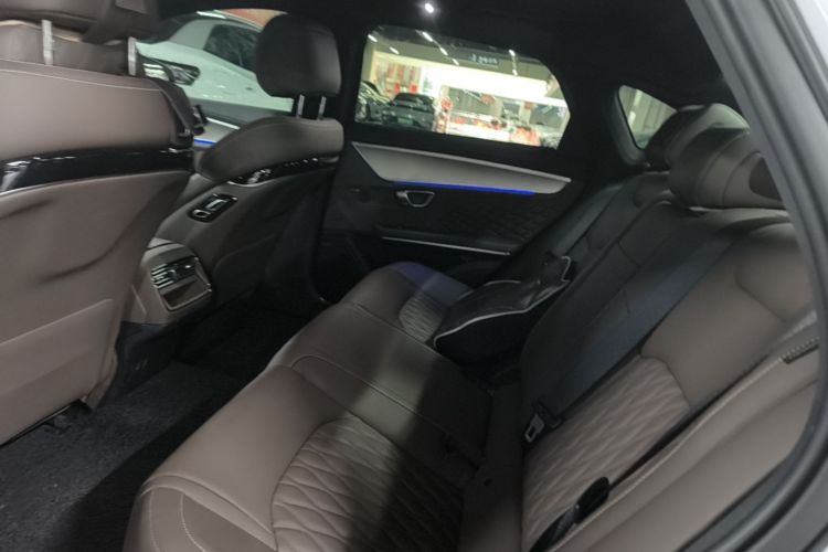 BYD Han 2023 image de voiture #17