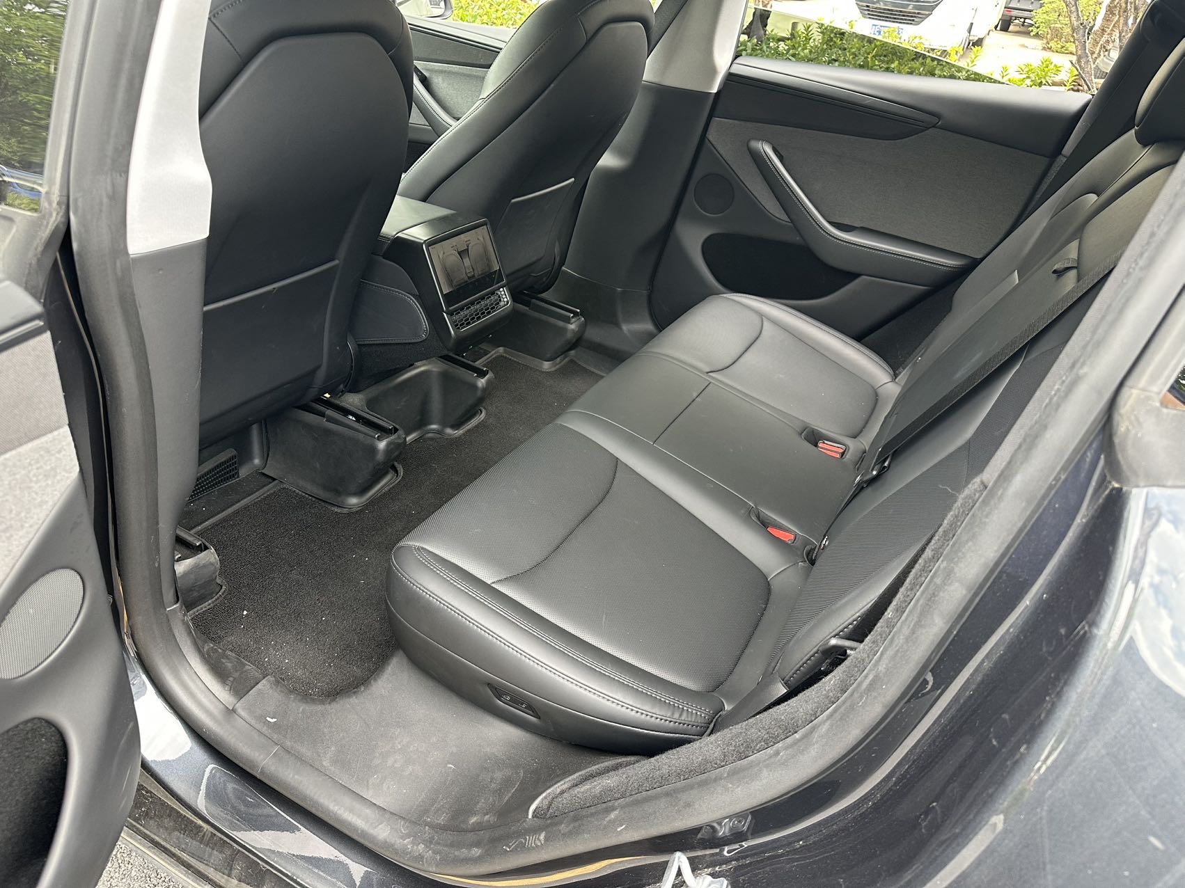 Tesla Model Y 2025 car image #22