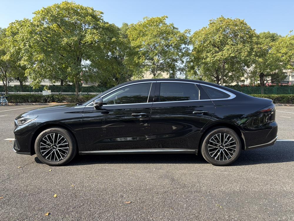 GEELY Emgrand 2025 immagine di auto #3