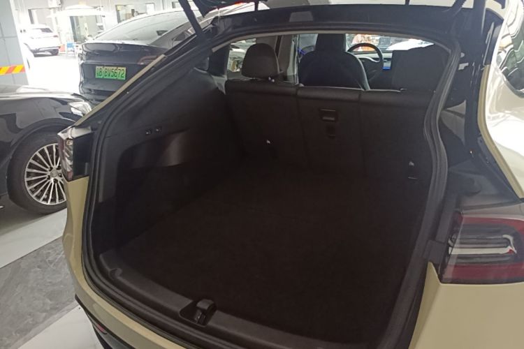 Tesla Model Y 2023 #19 Tesla Model Y 2023 car image #19