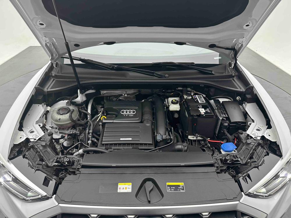 Audi Q3 2022 car image #7