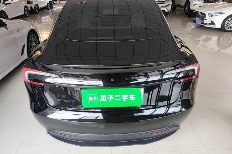 Tesla Model 3 2026 immagine di auto #4