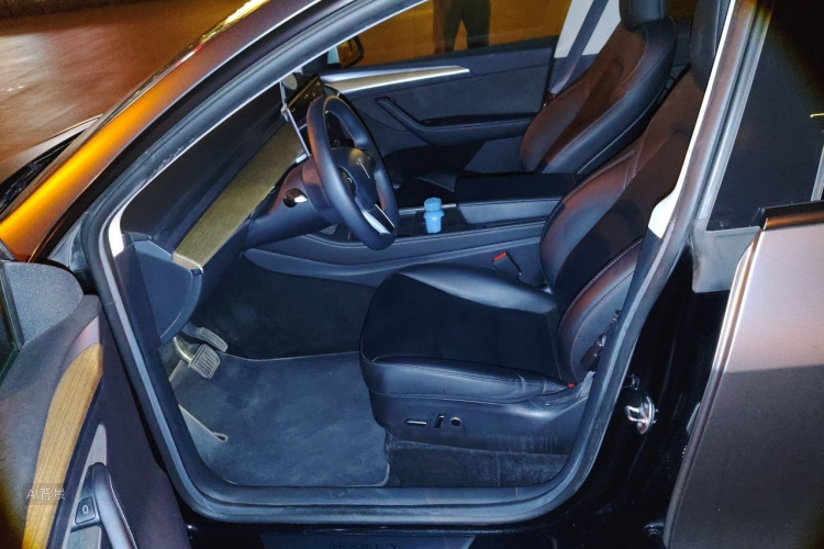 Tesla Model Y 2023 #17 Tesla Model Y 2023 car image #17