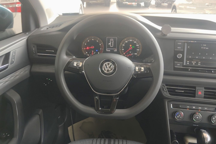 Volkswagen Tharu 2020 car image #11