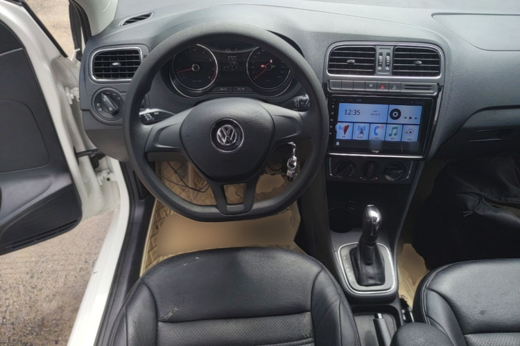 Volkswagen Polo 2015 #11 Volkswagen Polo 2015 car image #11