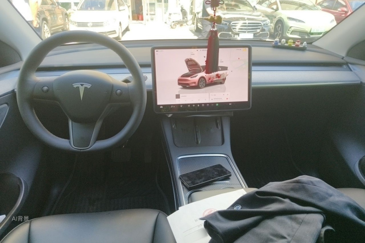 Tesla Model Y 2024 car image #11