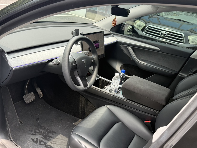 Tesla Model Y 2024 car image #7