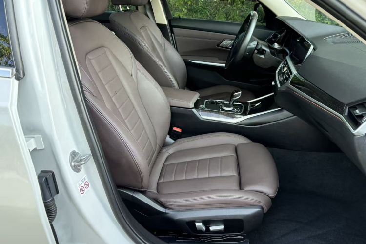 BMW 3 Series 2021 #21 BMW 3 Series 2021 car image #21