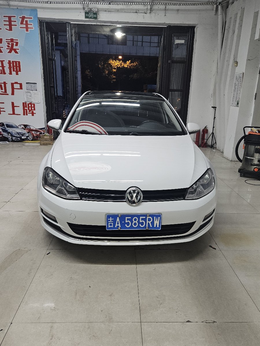Volkswagen Golf 2016 car image #2
