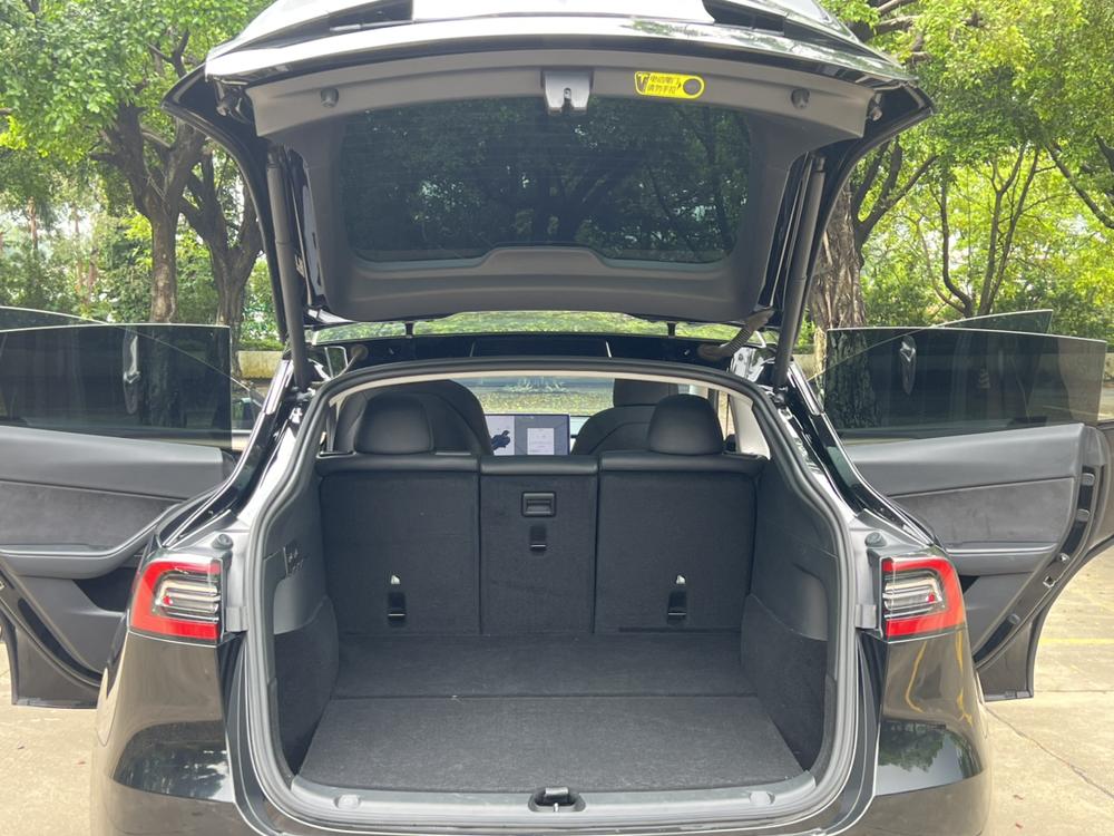 Tesla Model Y 2022 car image #20