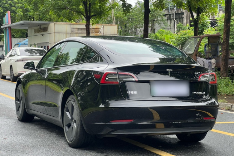 Tesla Model 3 2022 car image #5
