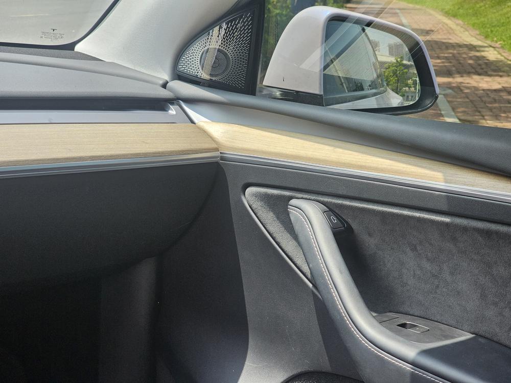 Tesla Model Y 2023 #9 Tesla Model Y 2023 car image #9