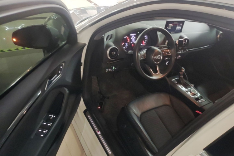 Audi A3 2017 immagine di auto #16