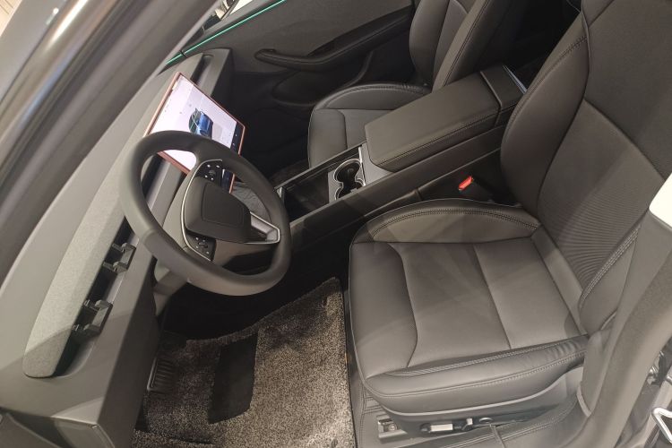 Tesla Model 3 2025 car image #25