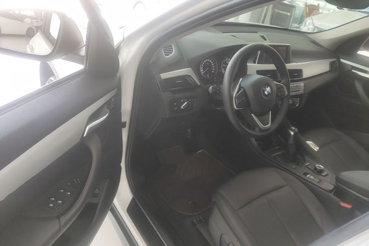 BMW X1 2019 car image #16