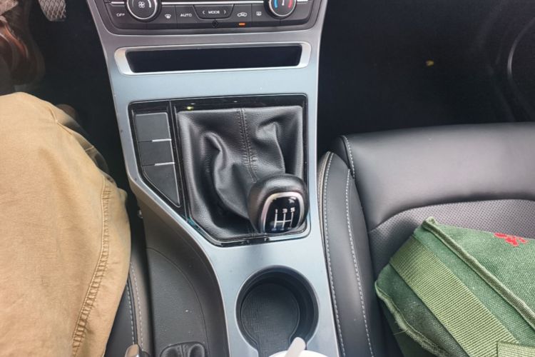 GEELY Emgrand 2019 car image #14
