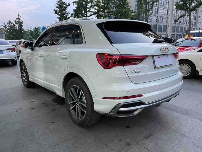 Audi Q3 2023 immagine di auto #5