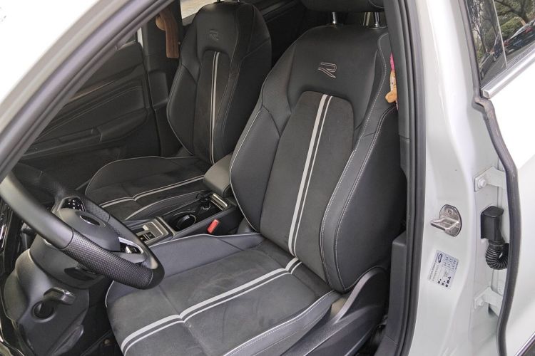 Volkswagen Golf 2022 car image #15