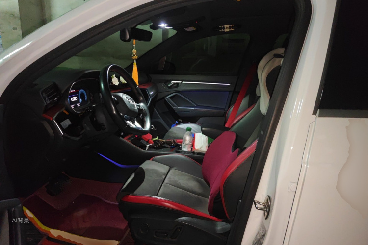 Audi Q3 2020 car image #17