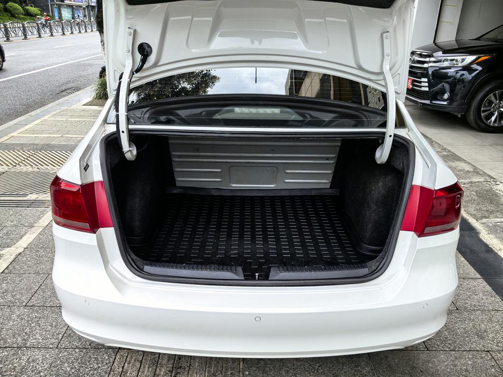 Volkswagen Santana 2014 car image #15