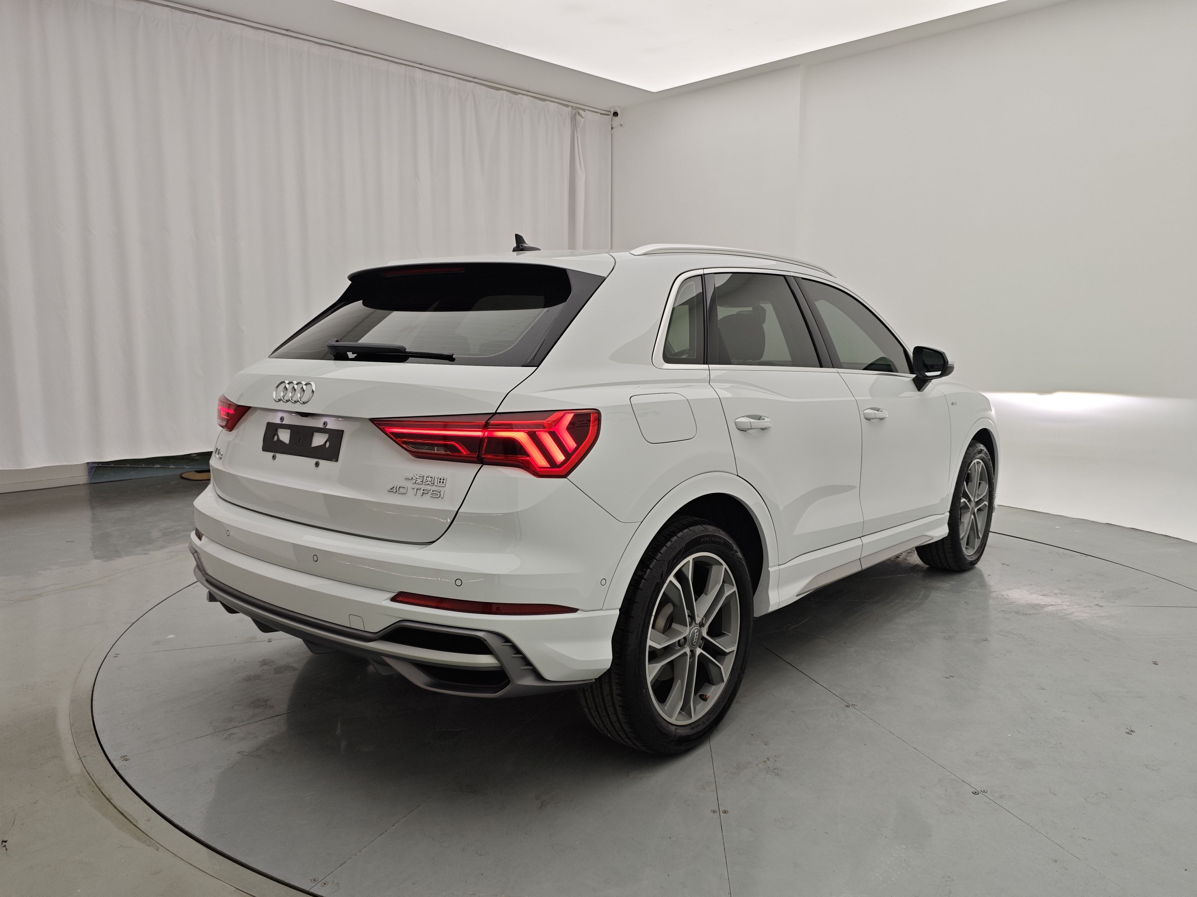 Audi Q3 2021 imagen de coche #7