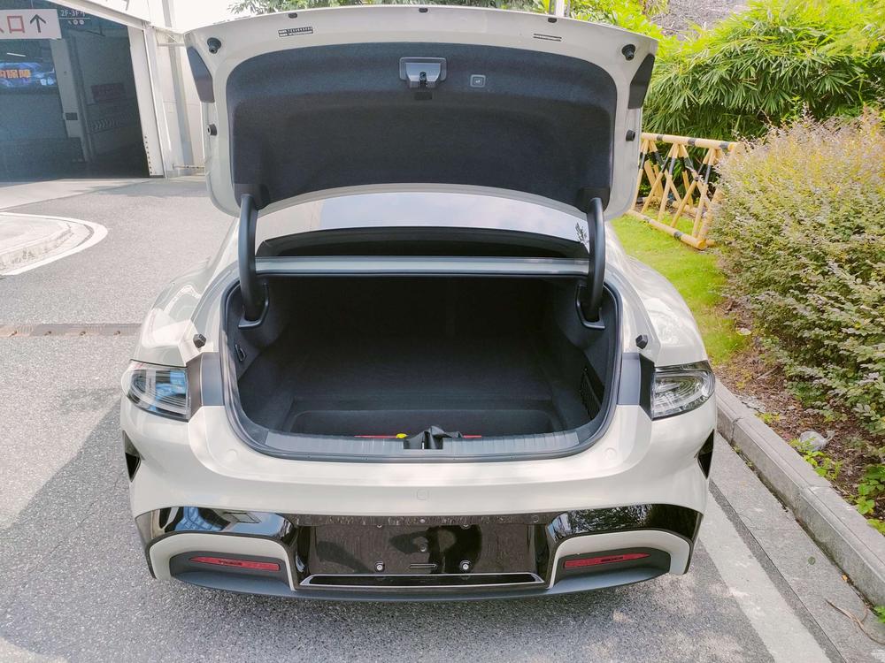 2025 car image #30
