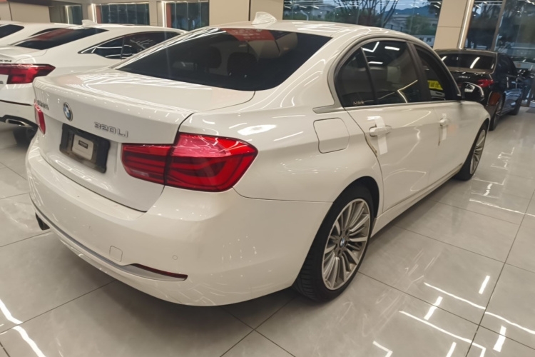BMW 3 Series 2019 #5 BMW 3 Series 2019 изображение автомобиля #5