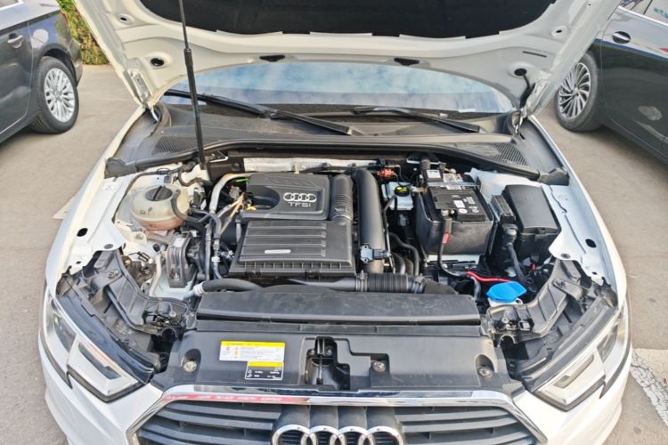 Audi A3 2018 immagine di auto #20