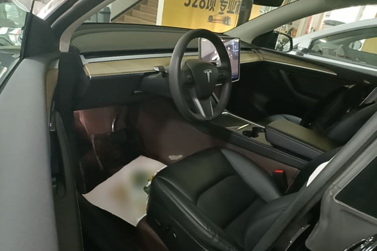 Tesla Model Y 2023 #12 Tesla Model Y 2023 car image #12