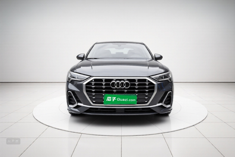 Audi Q3 2020 car image #3
