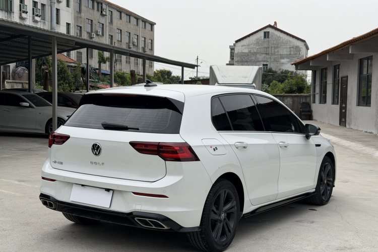 Volkswagen Golf 2022 car image #6