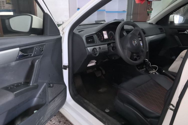 Volkswagen Lavida 2015 car image #9
