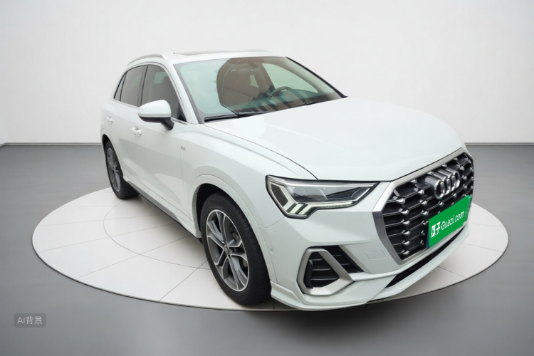 Audi Q3 2022 car image #4