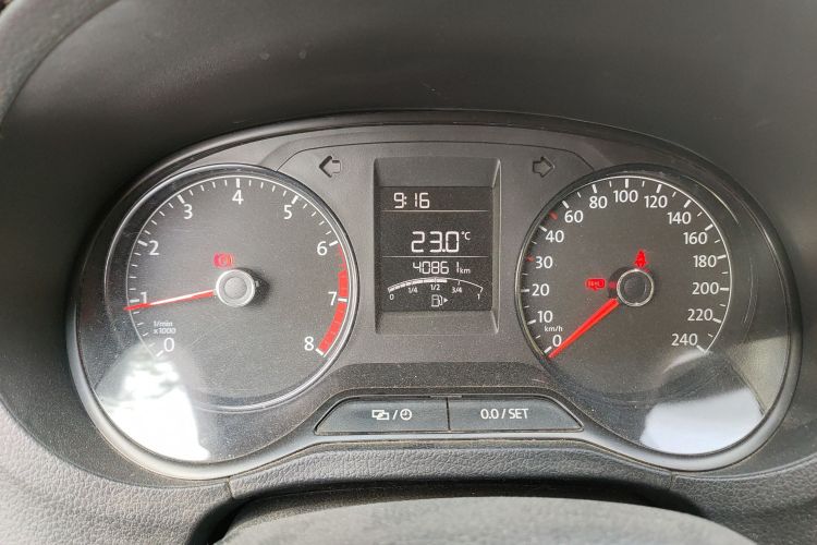 Volkswagen Polo 2018 imagem de carro #12